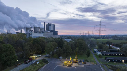 Erste Bohrung für Tiefengeothermie am Kraftwerk Weisweiler