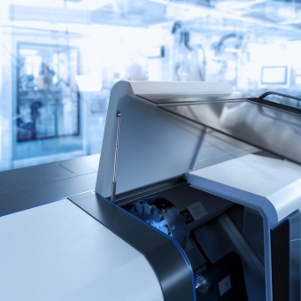 Klappen, Hauben, Schiebetüren: Vollautomatisch bewegt mit Industrial POWERISE®