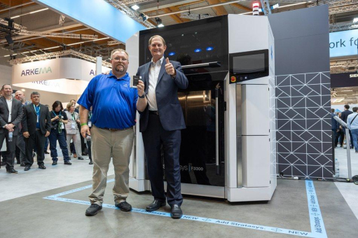Autohersteller erwirbt als erster Kunde den 3D-Drucker F3300 von Stratasys
