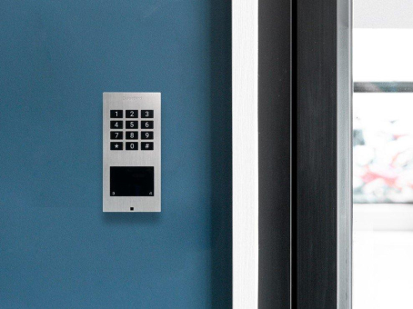 IP-Zutrittskontrollsystem mit Keypad und RFID: DoorBird A1121