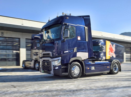 Drei weitere Renault Trucks T für Red Bull