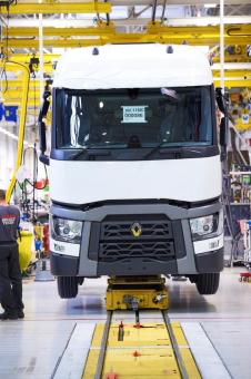 Renault Trucks stellt 273 neue Mitarbeiter an den Produktionsstandorten in Frankreich ein
