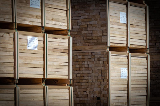Holz-Transporte im Container vor Feuchtigkeit schützen
