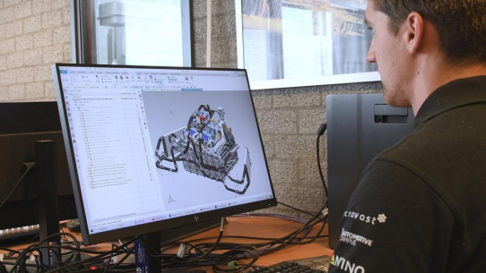InMotion entwirft, entwickelt und baut mit Siemens-Technologie ein vollelektrisches Le-Mans-Auto