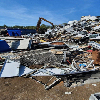 Die Schrottabholung Dortmund bietet die Abholung von Schrott sowie den Ankauf von Metallschrott in ganz NRW