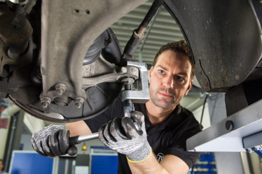 Service Packs für eine schnelle und effiziente Fahrwerks- und Lenkungsreparatur