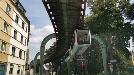 mycon GmbH führt erstmals Reinigung von Drehgestellen der Wuppertaler Schwebebahn aus