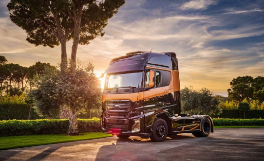 Edles Design, limitierte Anzahl: F-Trucks Deutschland bringt 2024 das Sondermodell F-MAX SELECT.