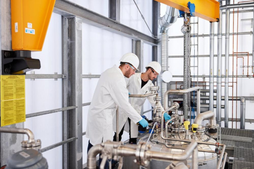 Wertstoffe aus Abfall: EU-Projekt Circular Flooring wandelt gebrauchte PVC-Böden in weichmacherfreie Rezyklate um
