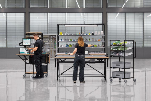 Modulare Arbeitsplatzsysteme für effiziente Prozesse im Schaltschrankbau