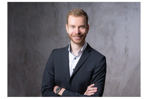 Christian Raith, Geschäftsführer von IMM Photonics, im Interview mit Antonio Castelo, EPICs Technologie-Manager für Bio-Medizin und Laser