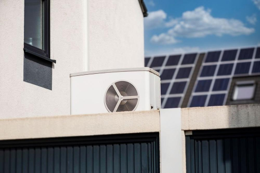 Wärmepumpe auf dem Dach