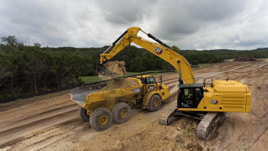 Noch effizienter in der 50-Tonnen-Klasse:  Der neue Kettenbagger Cat 352