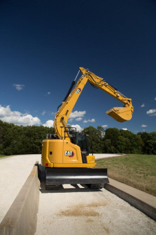 Neu: Kurzheckbagger Cat 315