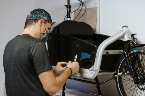 Lastenrad als Kunstprojekt: mit Tape-Art Richtung Verkehrswende