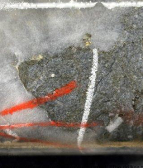 Opawica Explorations durchteuft im Konzessionsgebiet Bazooka im Abitibi-Goldgürtel eine sichtbare Goldmineralisierung
