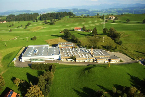 Cooler Reinraum - Mobile Kühlzentrale sorgt bei der Demmel AG für angenehme Arbeitsumgebung