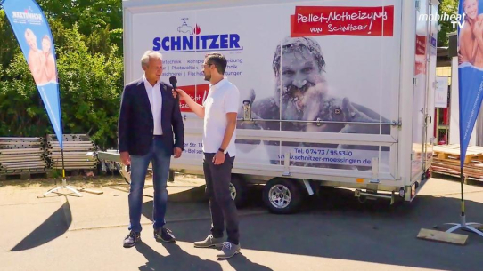 Mobile Wärme CO₂-neutral - mobiheat baut für Firma Schnitzer eine mobile Pellet-Notheizung