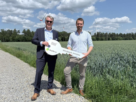 Schlüsselübergabe im Windpark Jembke