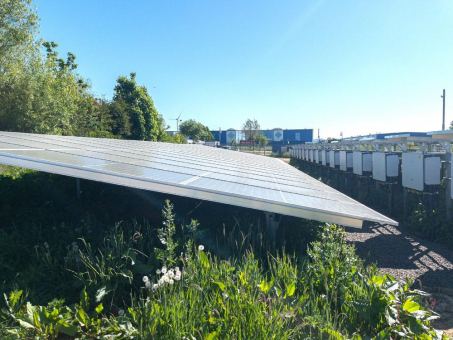 Neue Photovoltaikanlage für SCHOLLGLAS-Werk in Nossen deckt ein Viertel des Energiebedarfs