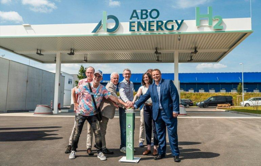 ABO Energy feiert Einweihung des ersten Wasserstoffprojekts