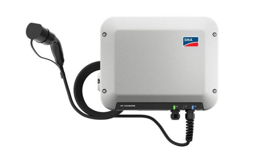 Emissionsfrei fahren: Der neue SMA EV Charger kombiniert Solarstrom und E-Mobilität