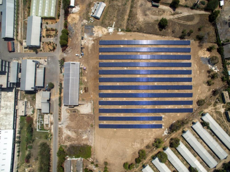 PV-Hybrid-System von SMA senkt die Stromkosten in Ostafrikas größter Salzfabrik