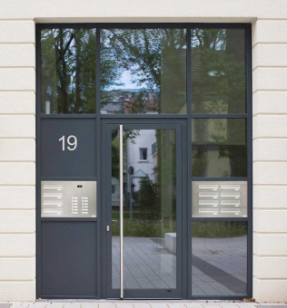 Türseitenteil-Briefkastenanlagen – designstark, sicher, integriert | KNOBLOCH
