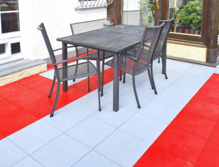 Balkonboden mit Balkonfliesen Typ ELITE in Steingrau und Rot
