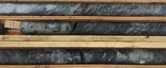 Apex Critical Metals gibt Update zu Bohrprogramm 2025 auf dem Projekt Cap im Zentrum von British Columbia