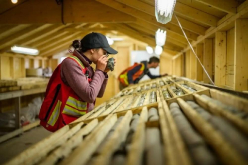 American West Metals meldet starke Entwicklungen im Juni-Quartal 2025