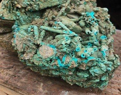 Star Copper entdeckt bei den Vorbereitungen für Phase-2-Bohrungen bedeutende Mineralisierung an der Oberfläche