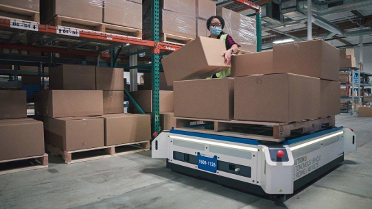 Fetch Robotics und Körber präsentieren neue Case-Picking-Lösung für die Lagerlogistik
