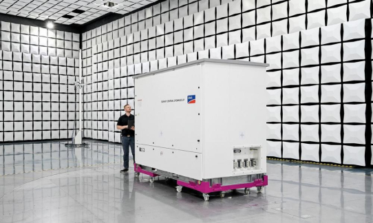 SMA erhält erstes VDE-AR-N Einheitenzertifikat für netzbildende Batterie-Wechselrichter für den deutschen Markt