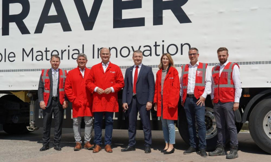 Staatsminister Albert Füracker besucht PORAVER-Werk in Postbauer-Heng