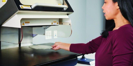 Schichtdickenmessung mit der Hitachi FT200-Serie