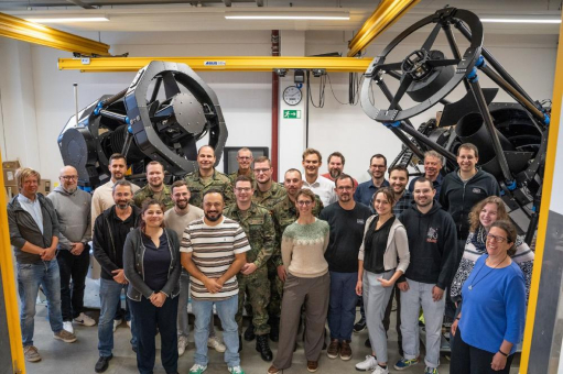 Werksabnahme der 1-Meter-Teleskope für die Bundeswehr erfolgreich abgeschlossen