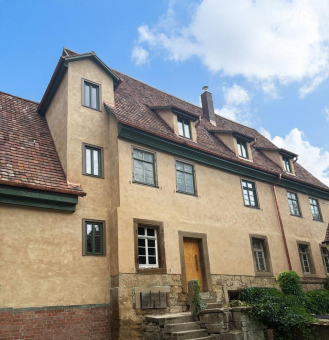 Vom Abriss- zum Vorzeigeprojekt: Die Sanierung des Dornröschenhauses