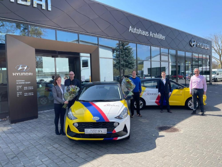 Hyundai Leasing übergibt die ersten 13 Hyundai i10 an Pflegeanbieter RENAFAN