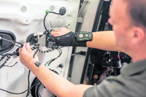 Smartes Wearable für fehlerfreie Montage