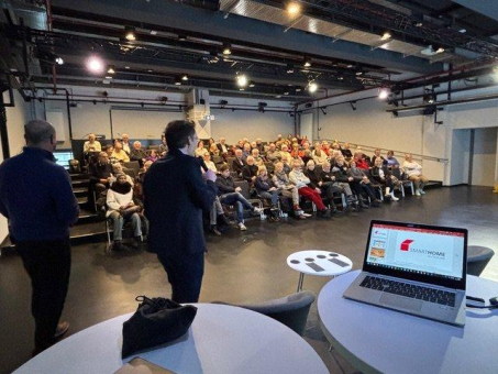 Längeres Leben im Alter in den eigenen vier Wänden: Assistive Technologien ermöglichen mehr Selbstständigkeit