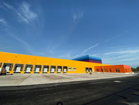 Mit Robotik und Software von Swisslog: dm eröffnet neues Verteilzentrum in Wustermark