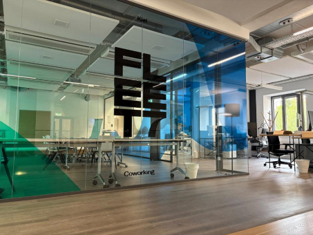 slashwhy eröffnet Satellitenstandort in Kiel