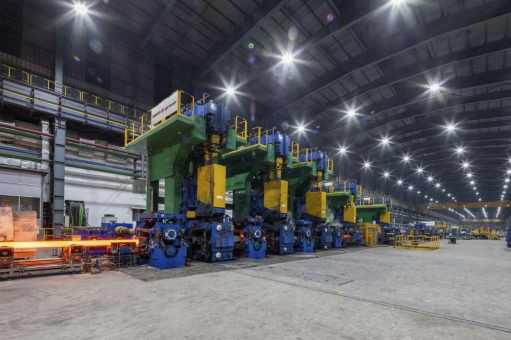 Abul Khair Steel nimmt die Produktion des von der SMS group gelieferten weltweit schnellsten Betonstahlwalzwerks auf, um den wachsenden Bausektor Bangladeschs zu bedienen