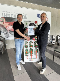 Geprüfte Sicherheit für tierische Freunde: Prüfsiegel für Tierspielzeuge am SKZ