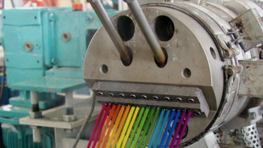 Qualitätssicherung beim Einfärben von Recyclingkunststoffen