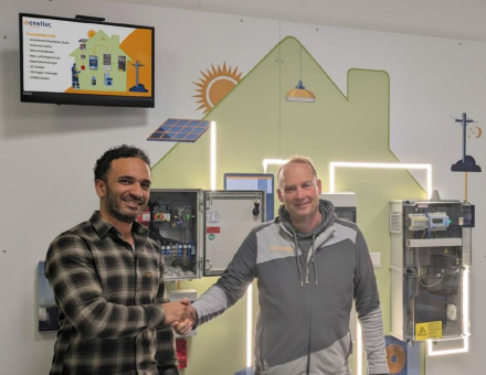 Partnerschaft mit Strahlkraft: Das Sonnenkaufhaus Freiburg setzt auf enwitec POS-Wand für praxisnahe Produktpräsentation