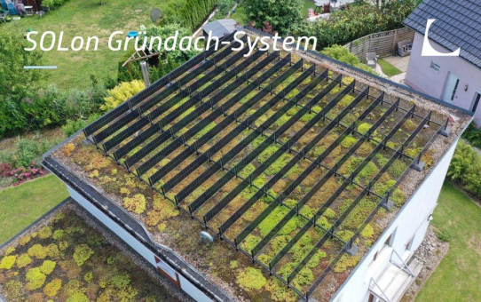 SOLYCO stellt neue Variante des vertikalen SOLon Solar-Gründachsystems vor