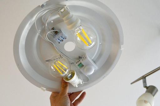 TÜV SÜD gibt Tipps zum Kauf von Innenleuchten mit Bewegungsmelder