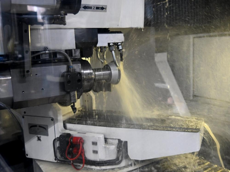 Schleiftechnik als Königsdisziplin – Präzision im Mikrometerbereich bei Nadler Hartmetalle